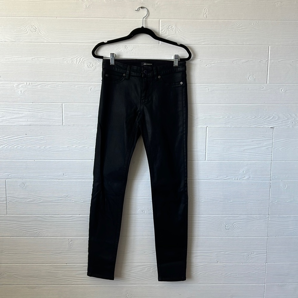 Joe fresh black faux leather textured jeggings size 26/2